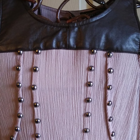 Top - Picture 2 of 8